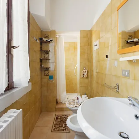 Guesthost - M3 Lodi Tibb-brenta Comfy Flat Apartment