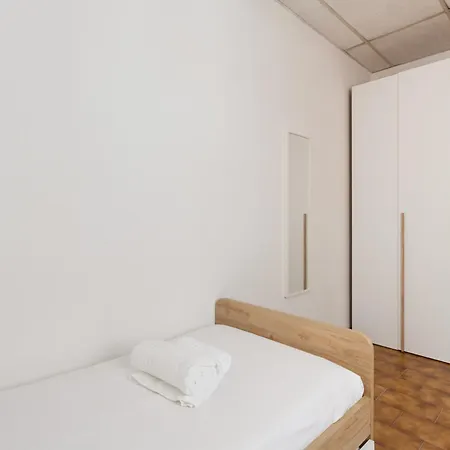 Apartment Guesthost - M3 Lodi Tibb-brenta Comfy Flat *